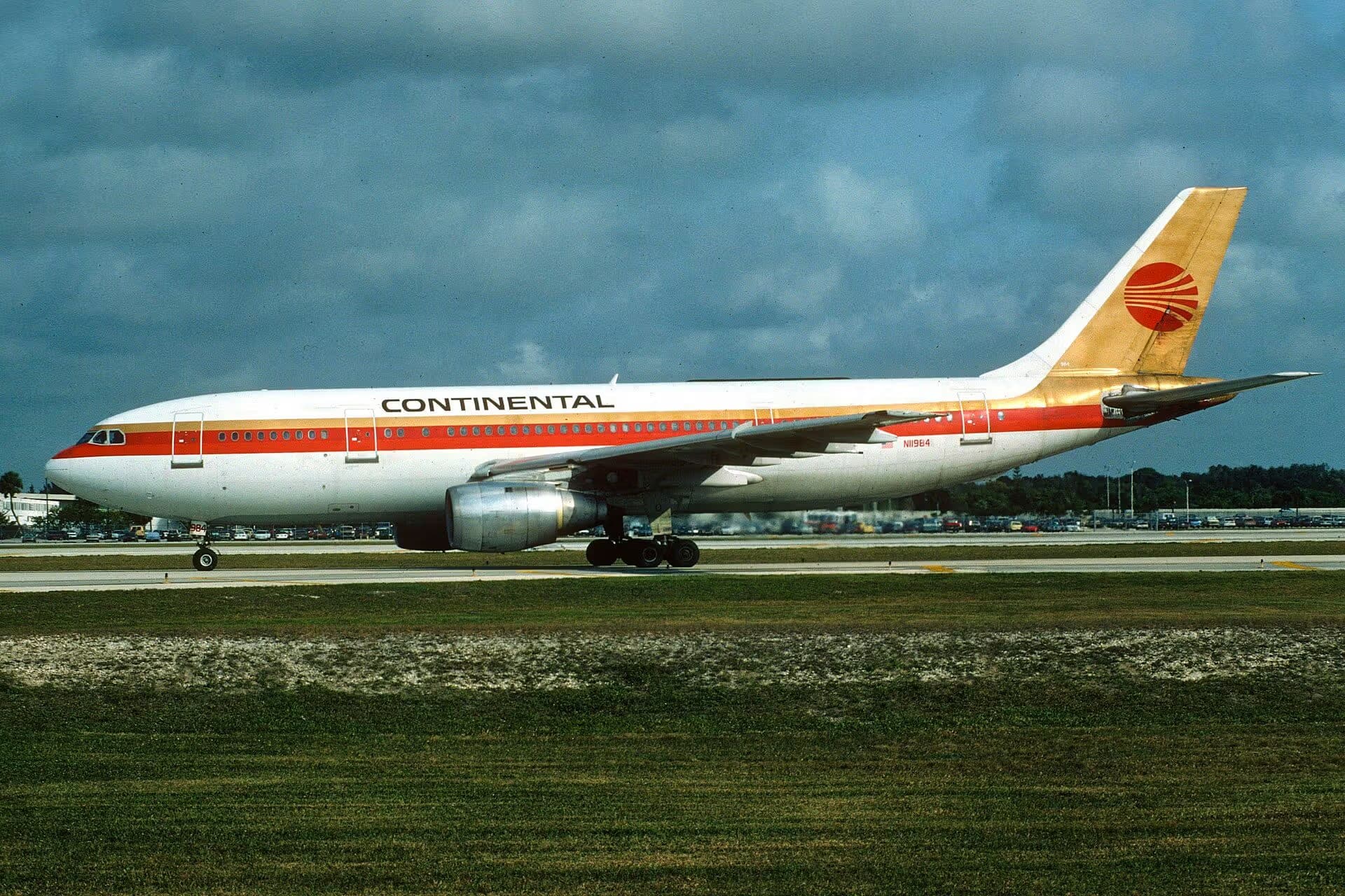N11984 — Twin-engine aircraft