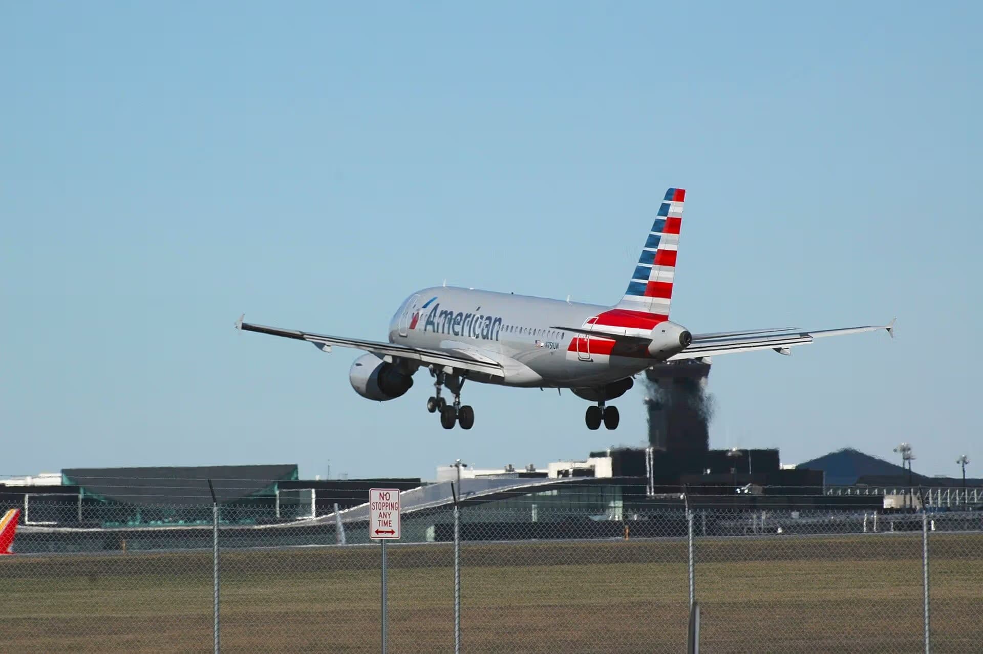 N751UW — Twin-engine aircraft