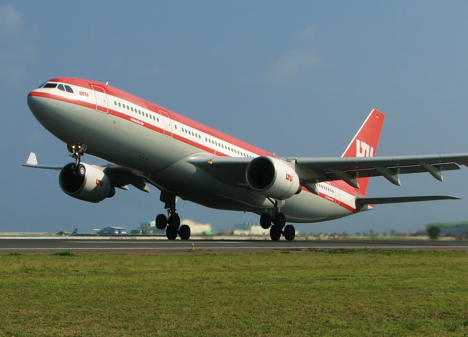 D-ALPB — Airbus