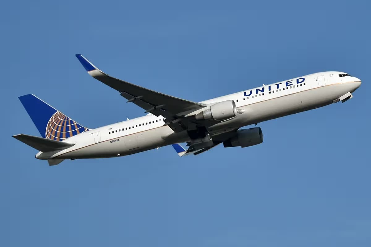 N684UA — Boeing