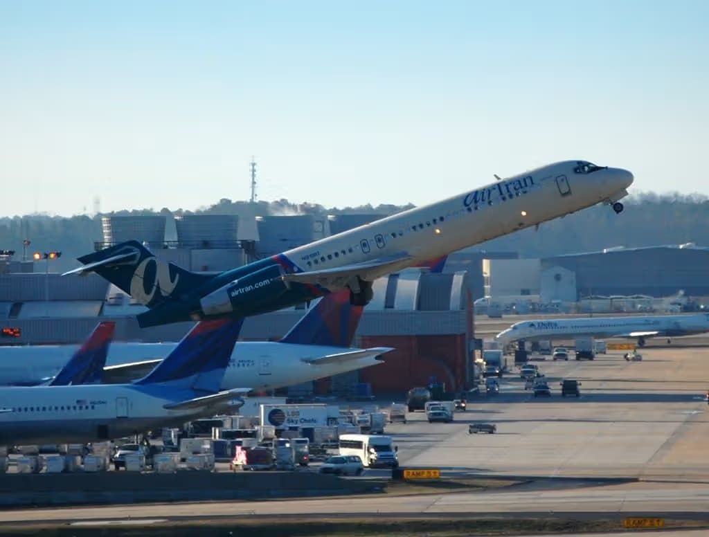 N919AT — Twin-engine aircraft