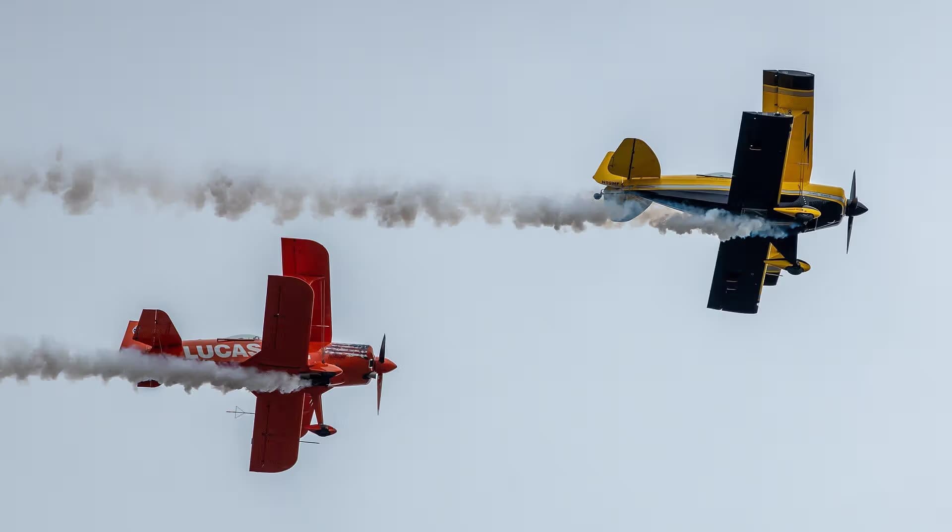 Unidentified — Single-engine aircraft