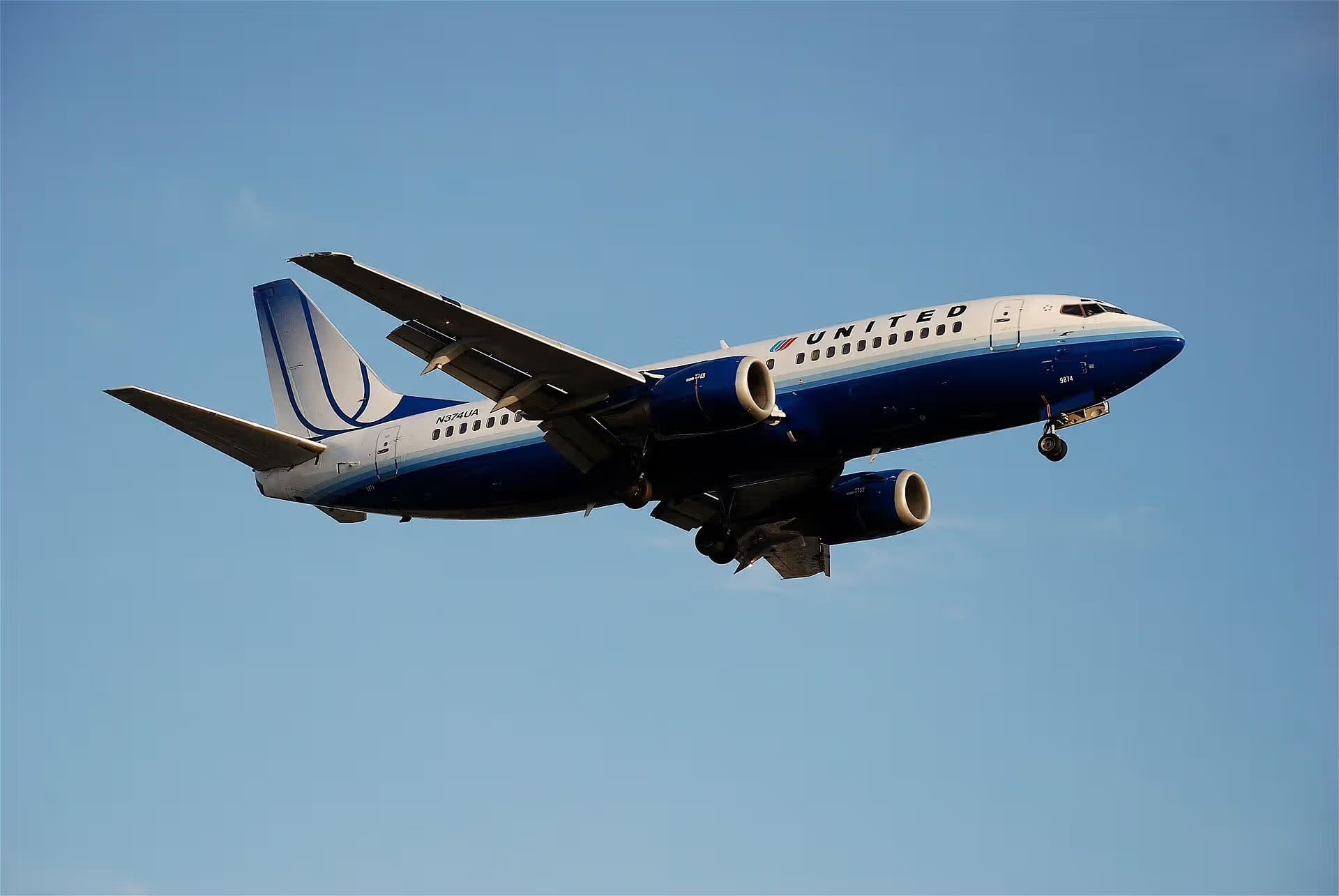 N374UA — Boeing