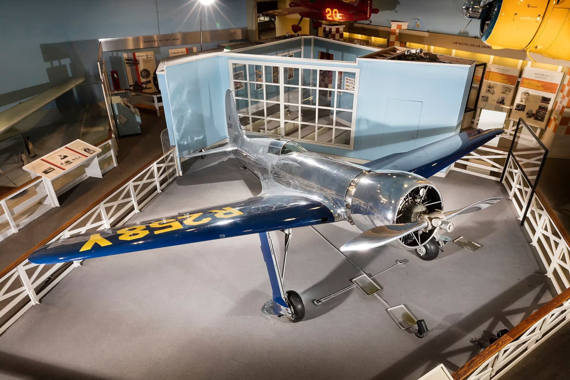 Unidentified — Single-engine aircraft