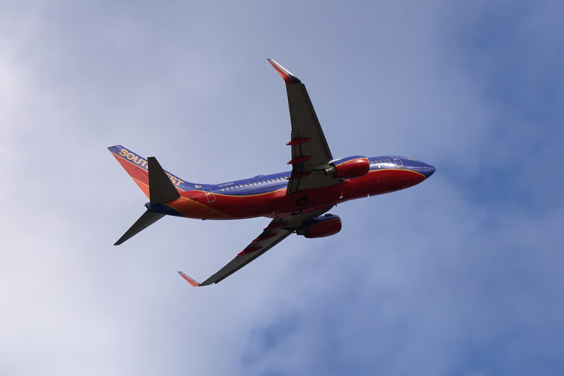 N934WN — Twin-engine aircraft