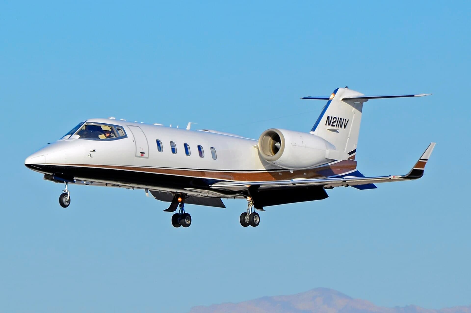 N21NV — Business jet
