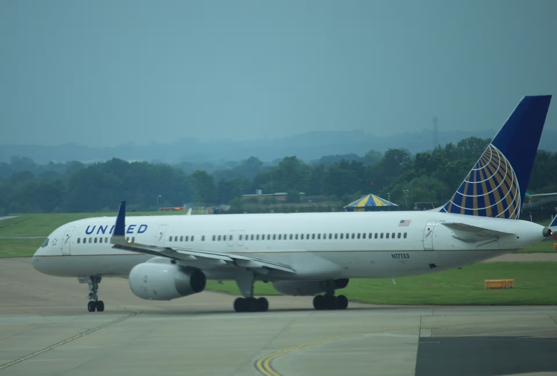 N17133 — Twin-engine aircraft