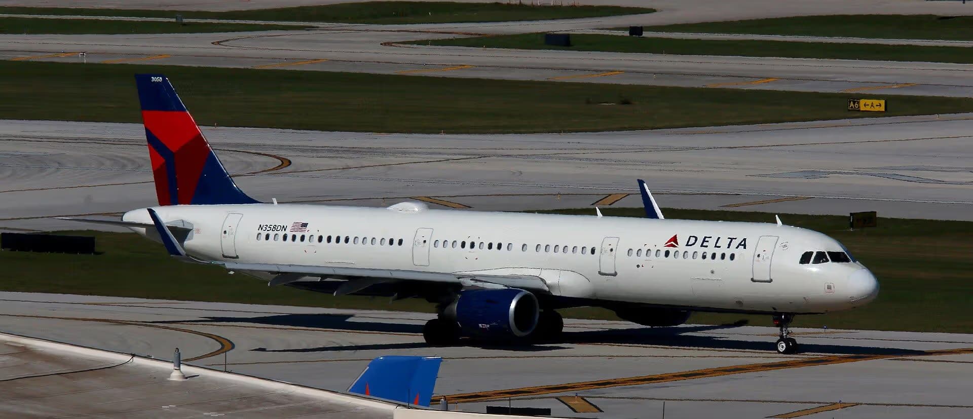 N358DN — Twin-engine aircraft