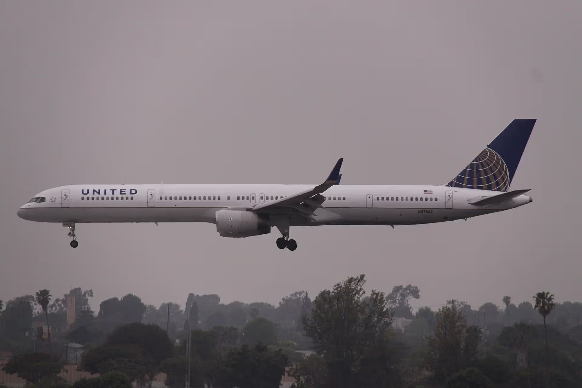 N57862 — Twin-engine aircraft