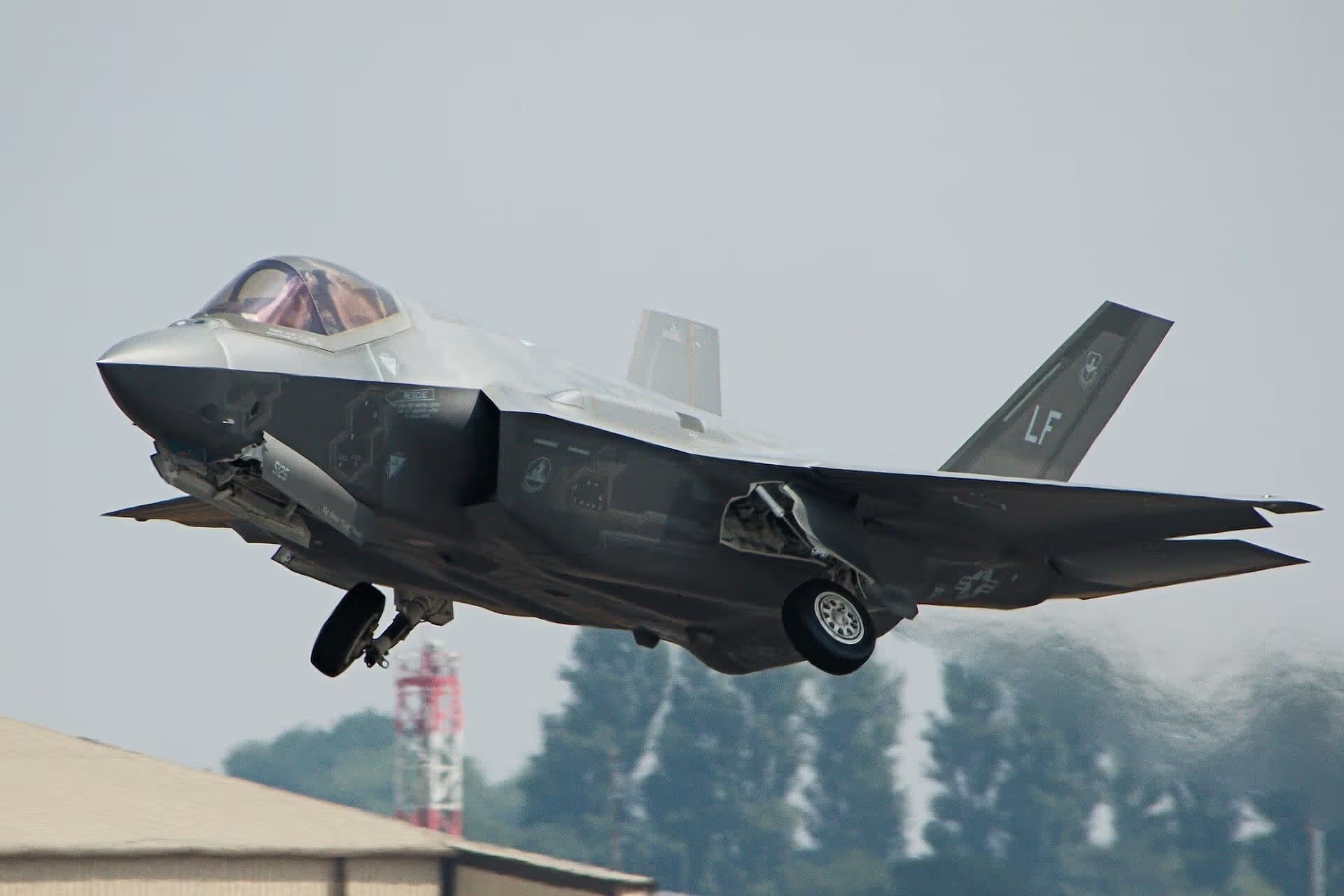 Unidentified — Lockheed
