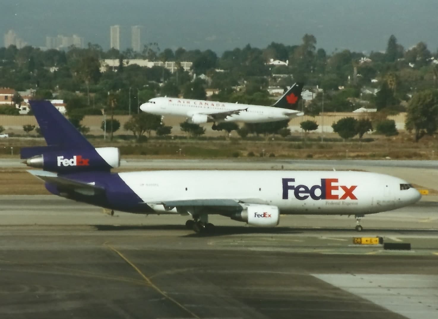 N385FE — Douglas