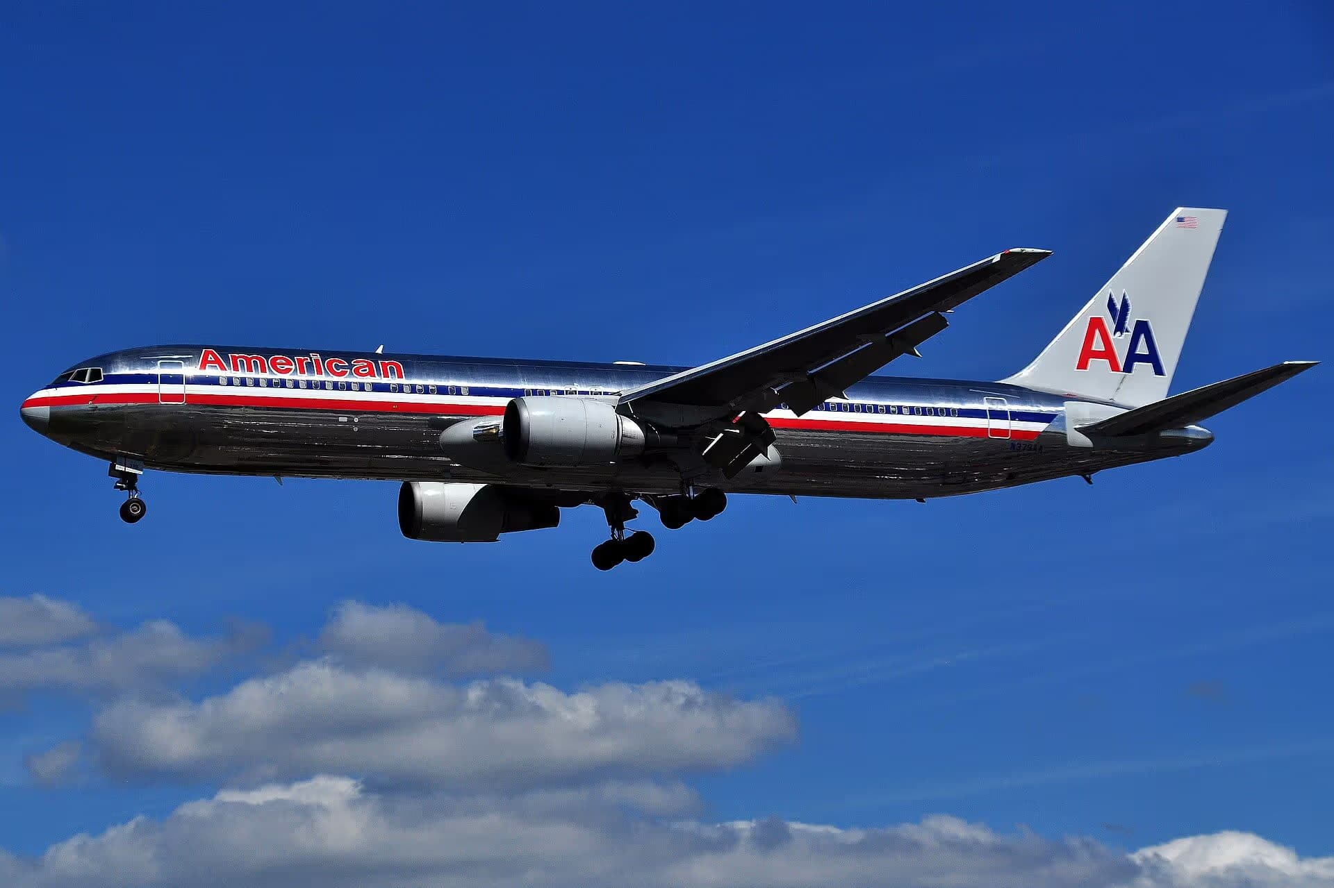 N379AA — Boeing