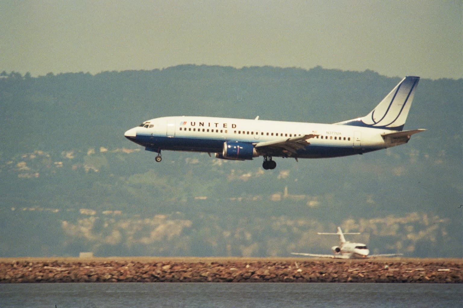 N377UA — Boeing