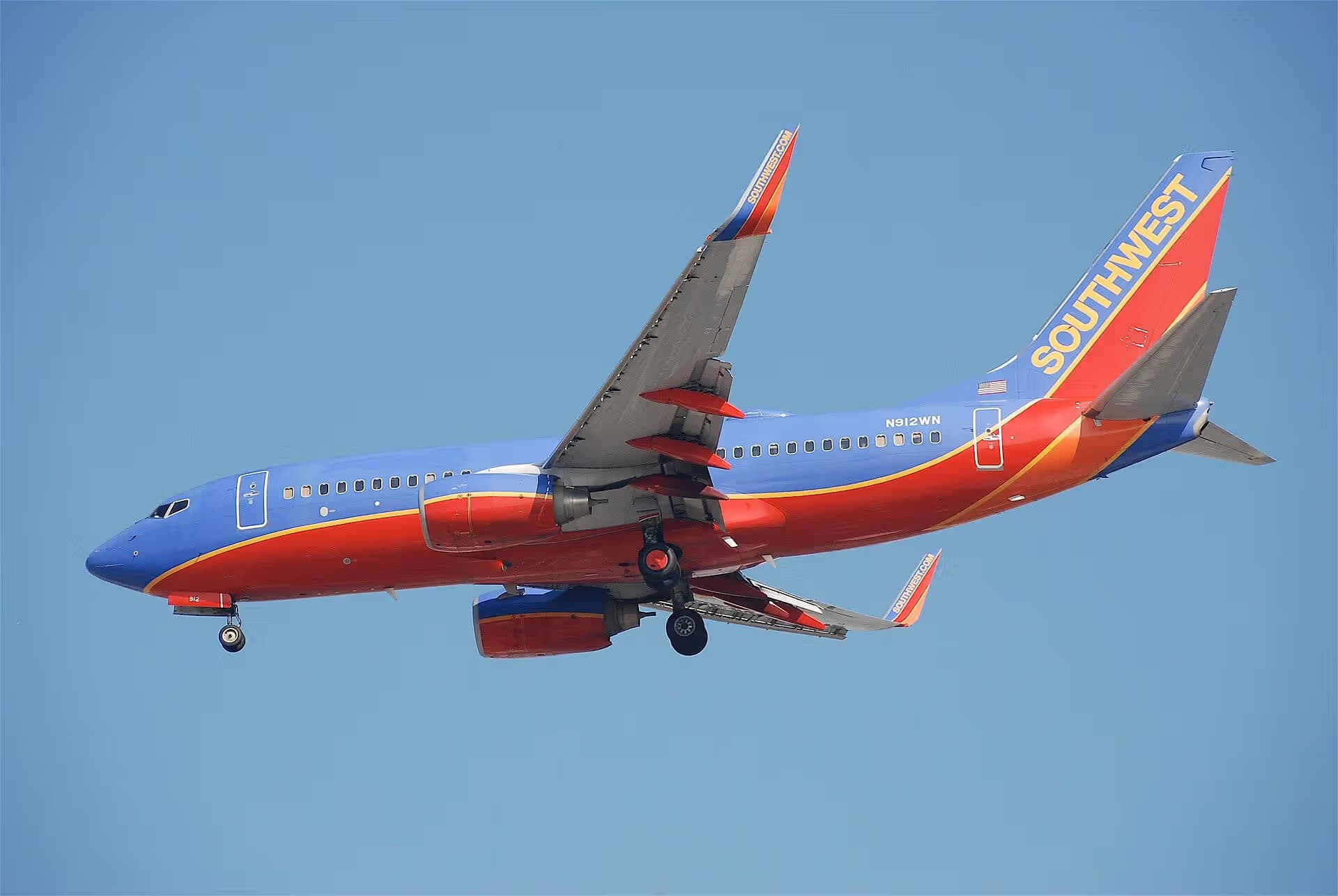 N912WN — Twin-engine aircraft