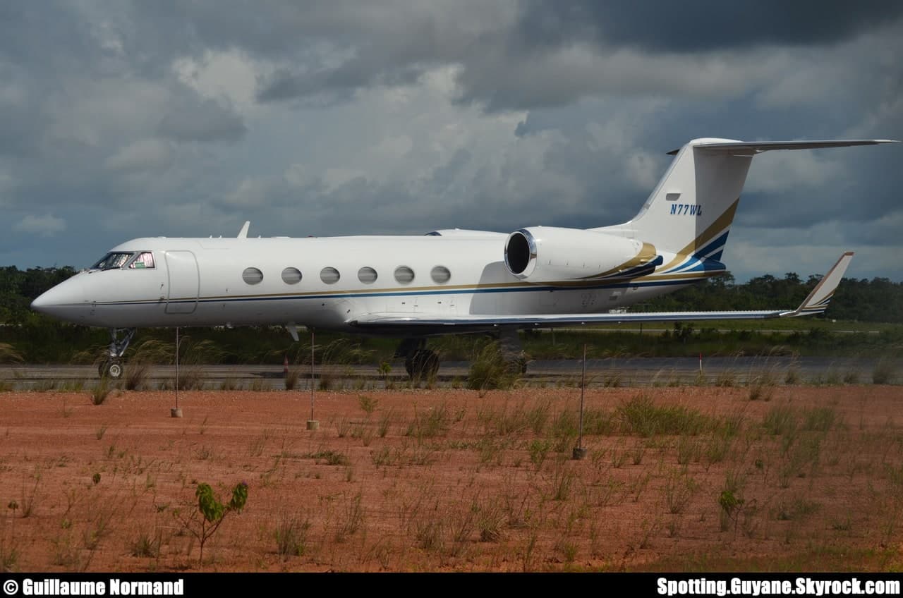 N77WL — Business jet