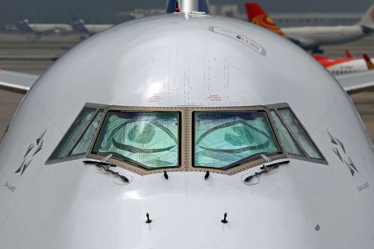 N107UA — Boeing