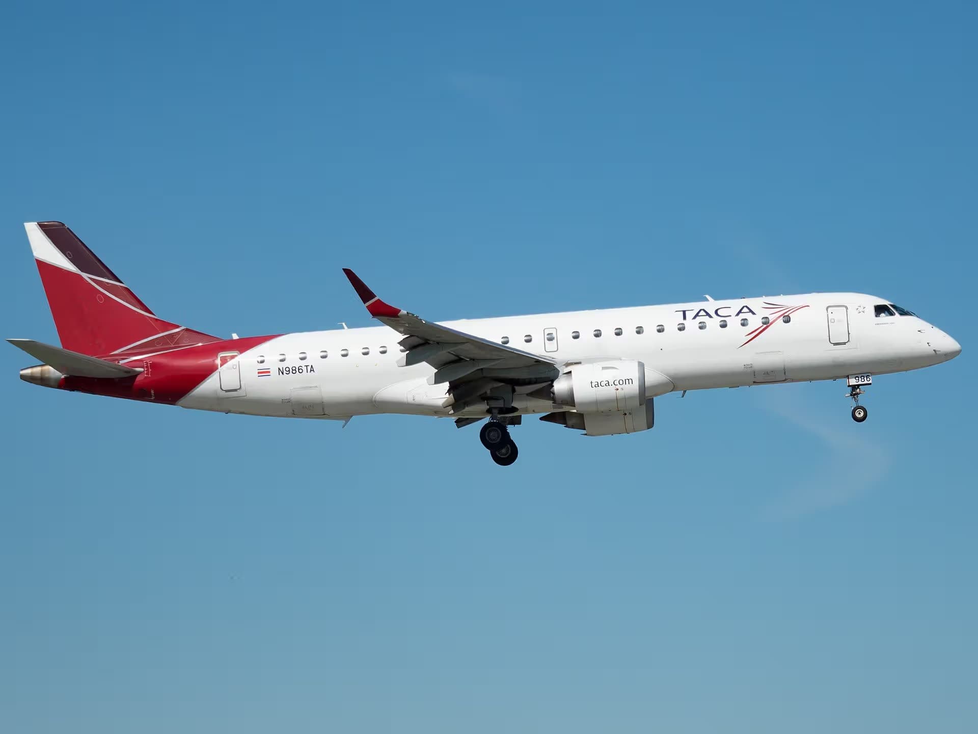 N986TA — Aircraft at Miami International Airport