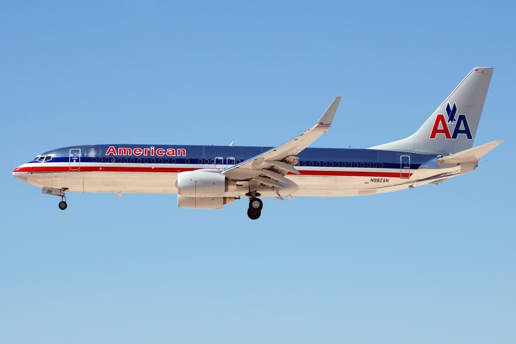 N982AN — Twin-engine aircraft