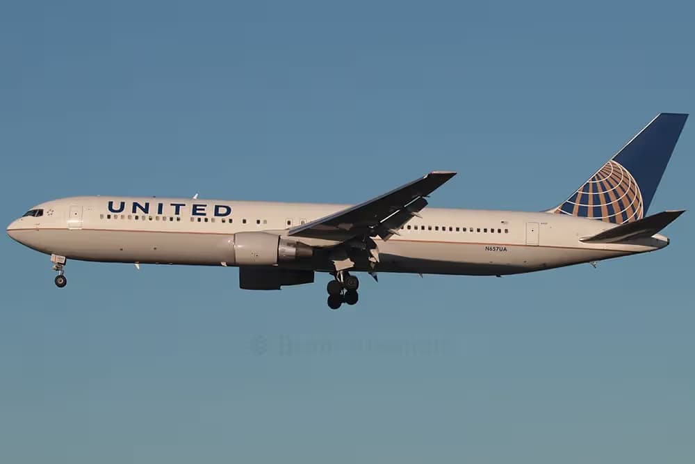 N657UA — Boeing
