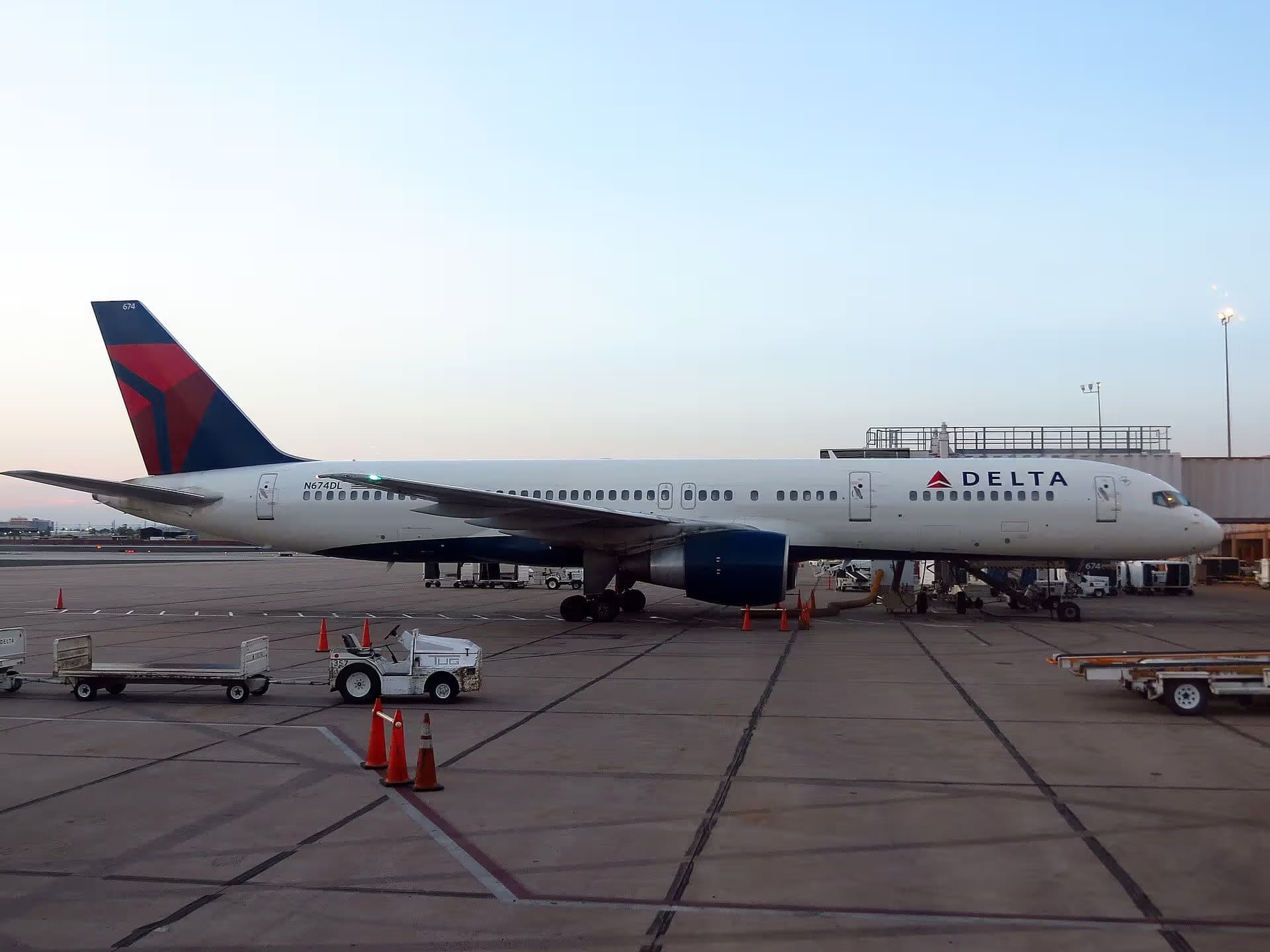 N674DL — Boeing