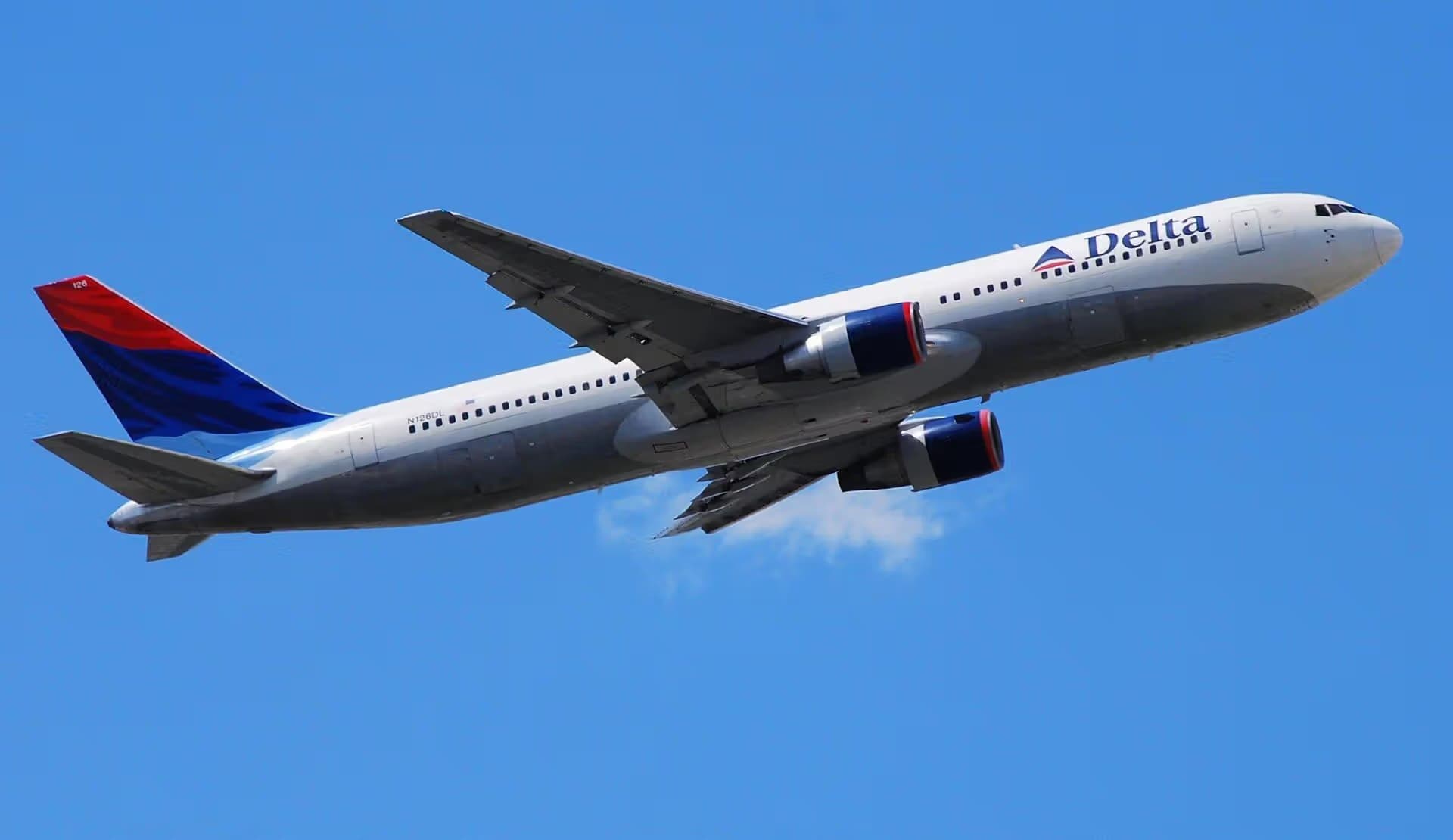 N126DL — Boeing