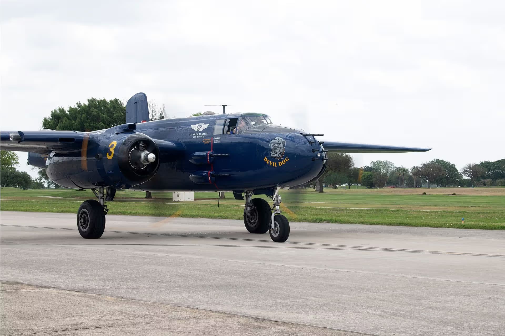 Unidentified — Twin-engine aircraft