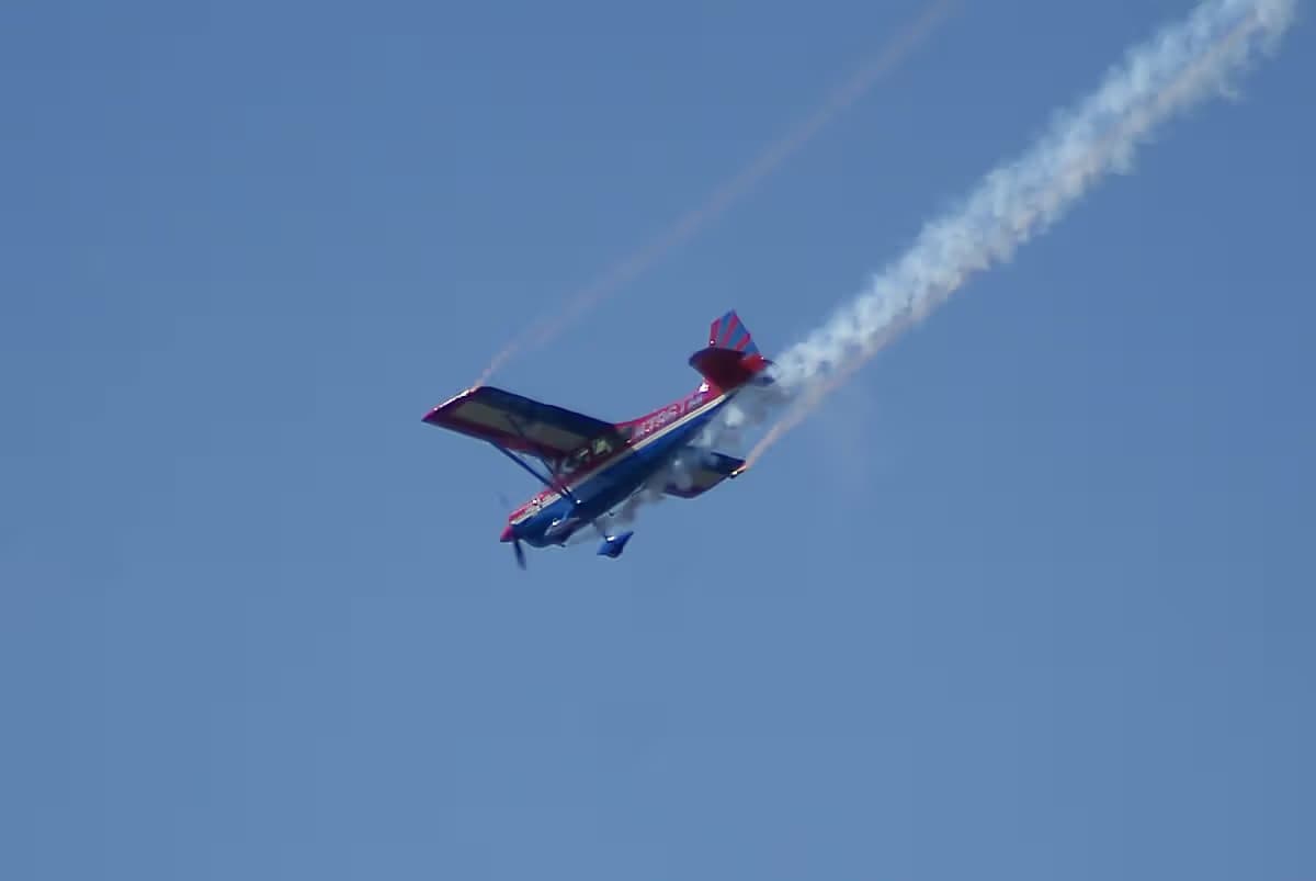 Unidentified — Single-engine aircraft