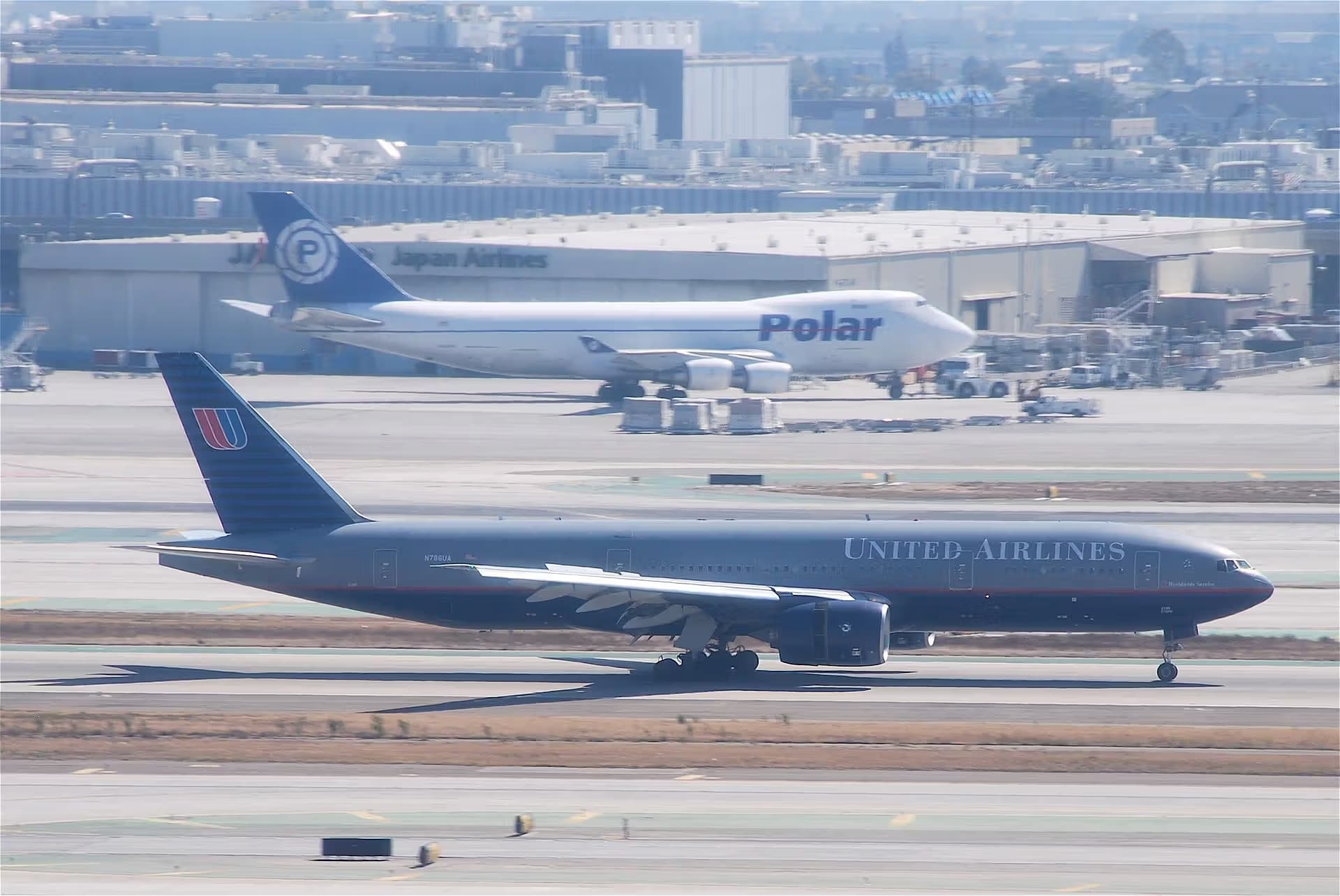 N786UA — Boeing