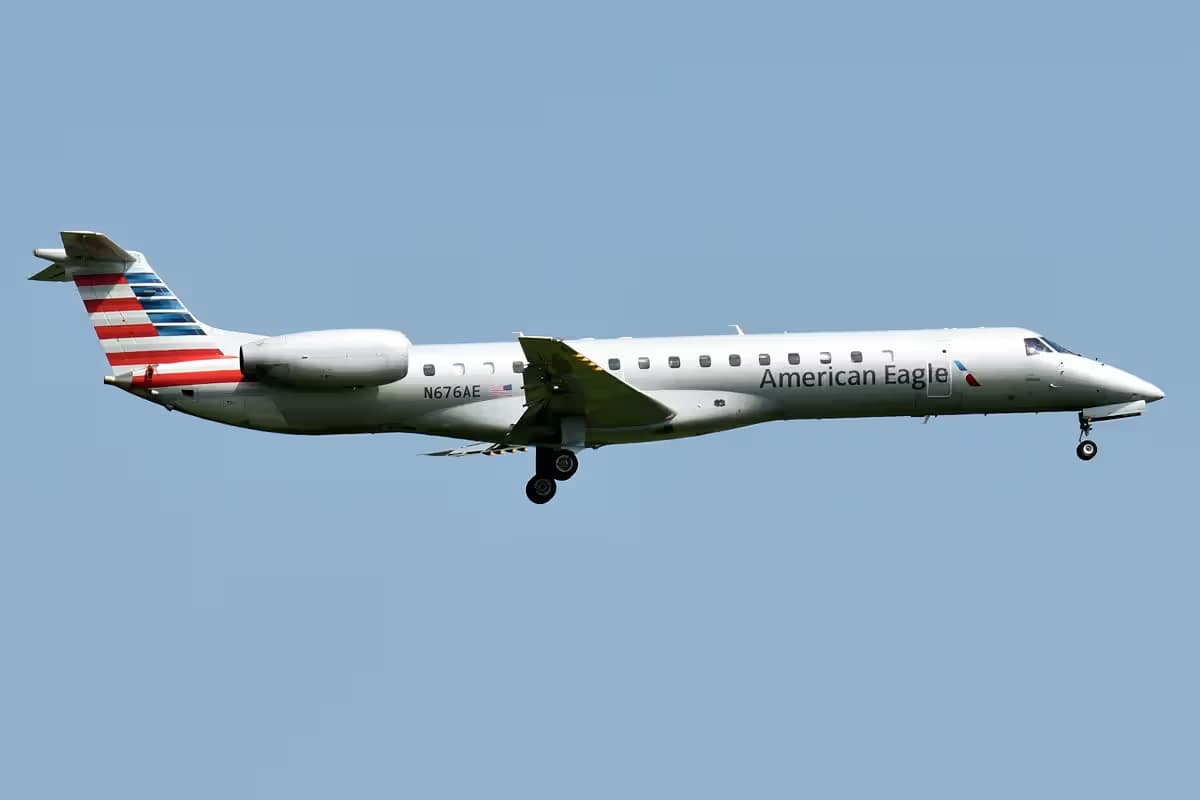 N676AE — Embraer