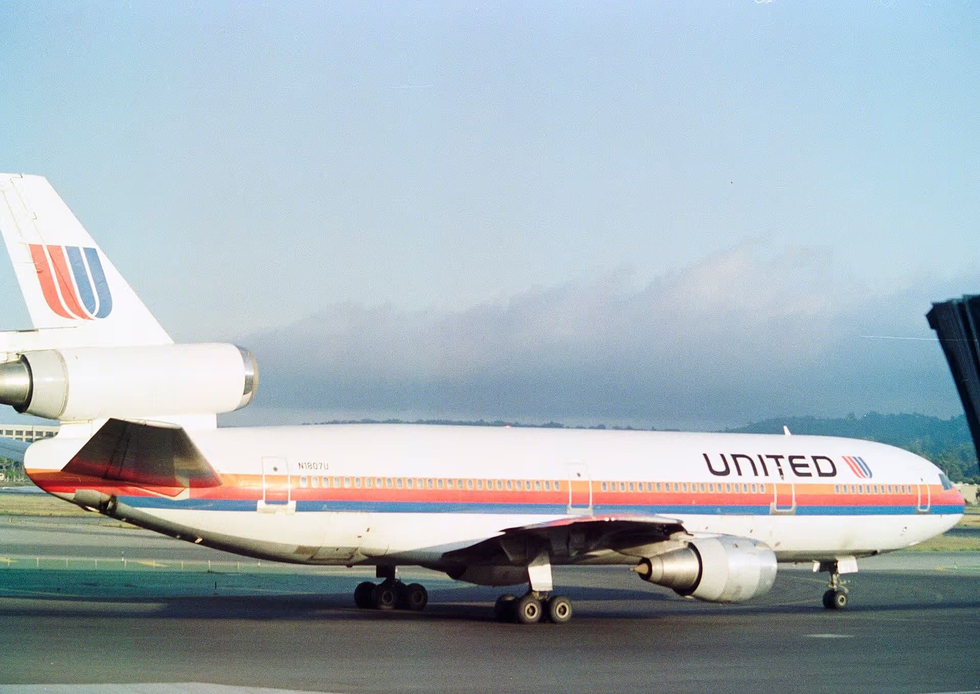 N1807U — Aircraft