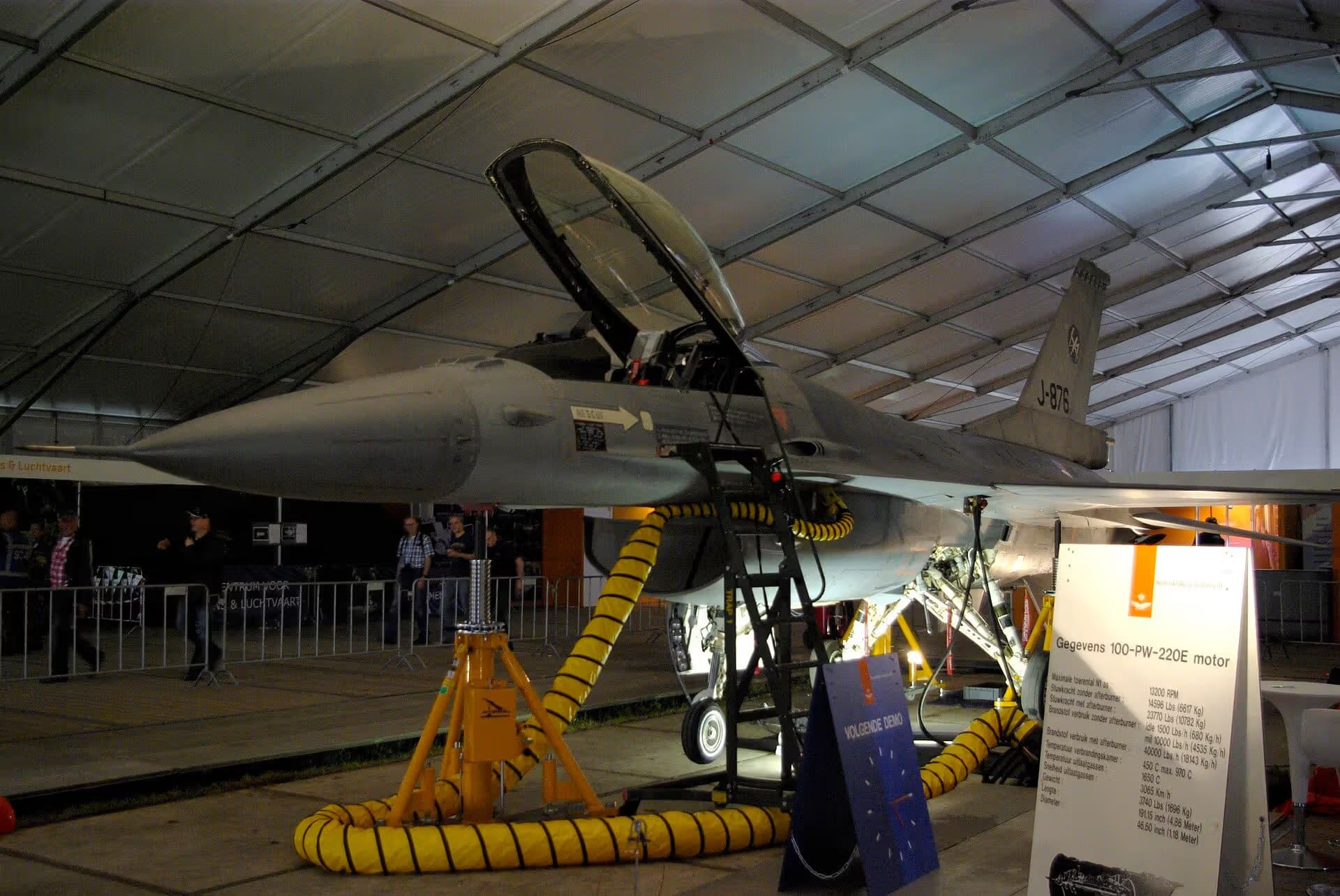 Unidentified — Single-engine aircraft