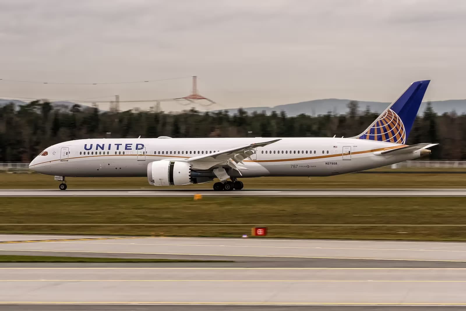 N27958 — Boeing at George Bush Intercontinental Airport