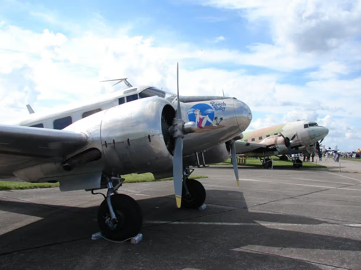N165ZA — Beech