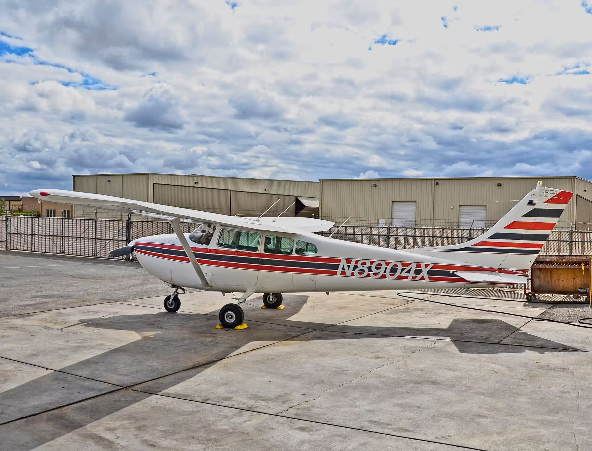 N8904X — Single-engine aircraft