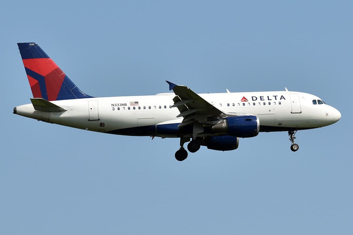N333NB — Twin-engine aircraft