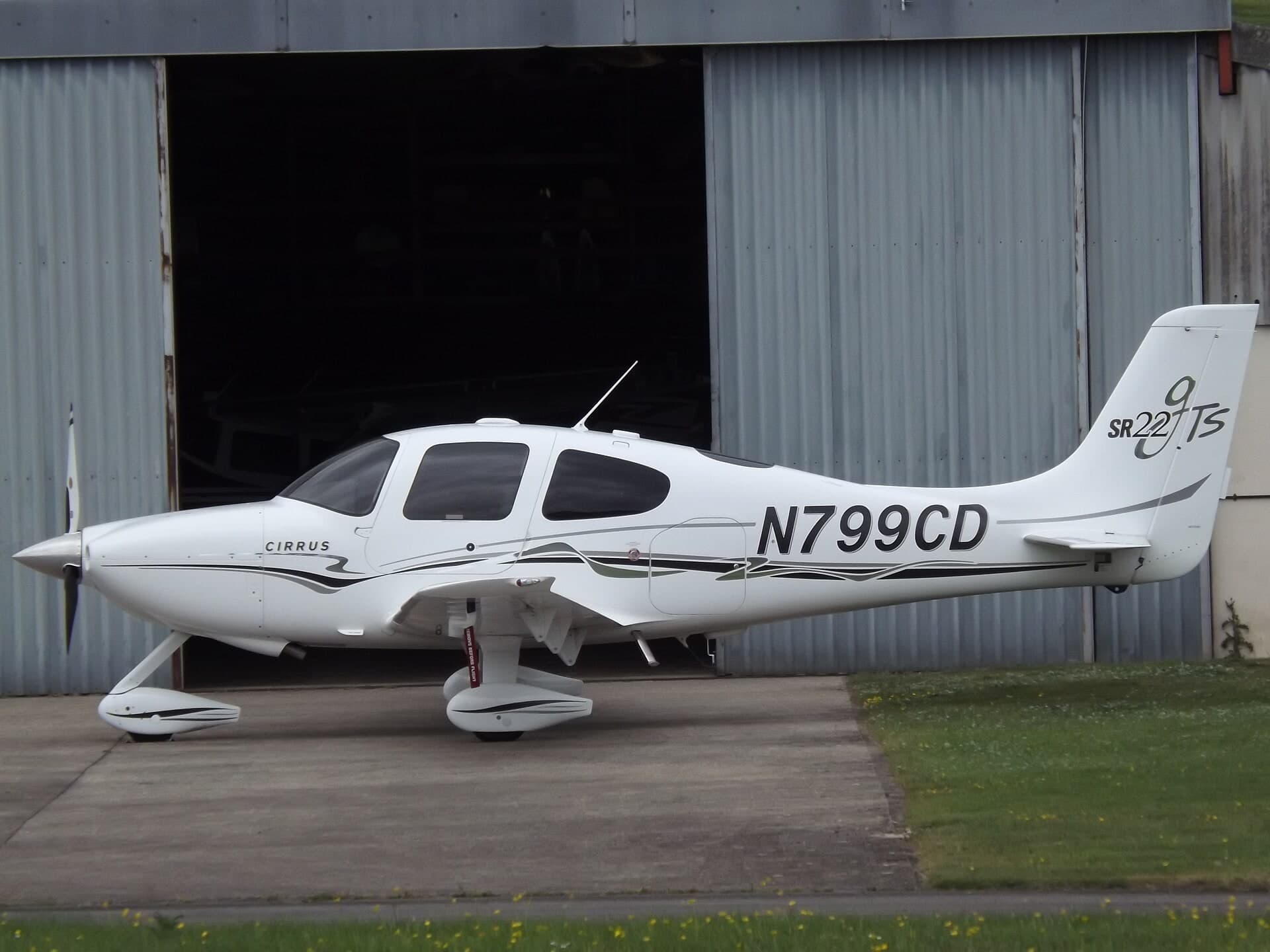 N799CD — Cirrus