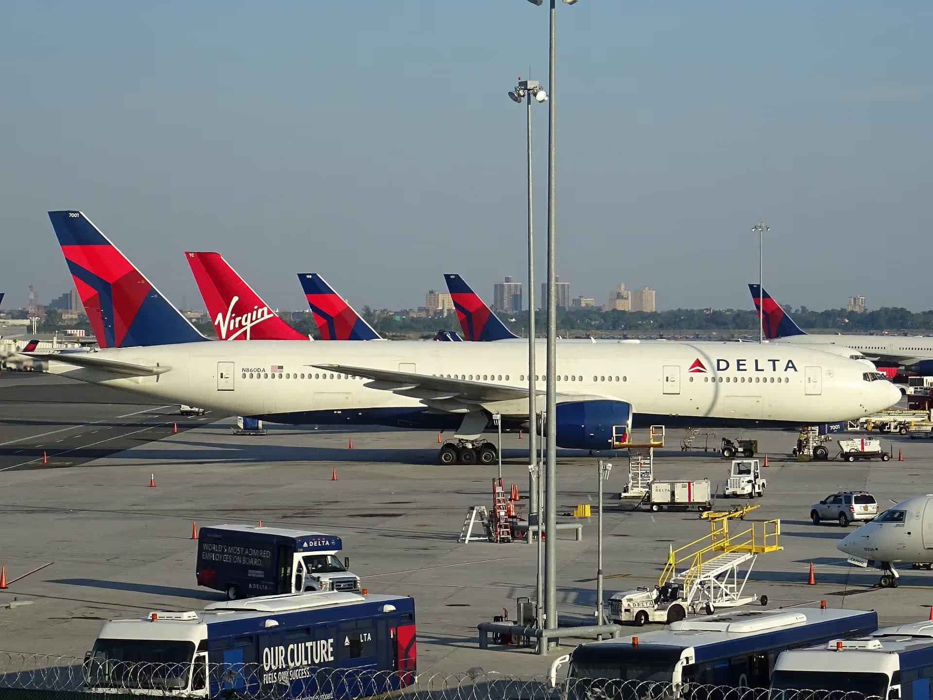 N860DA — Boeing
