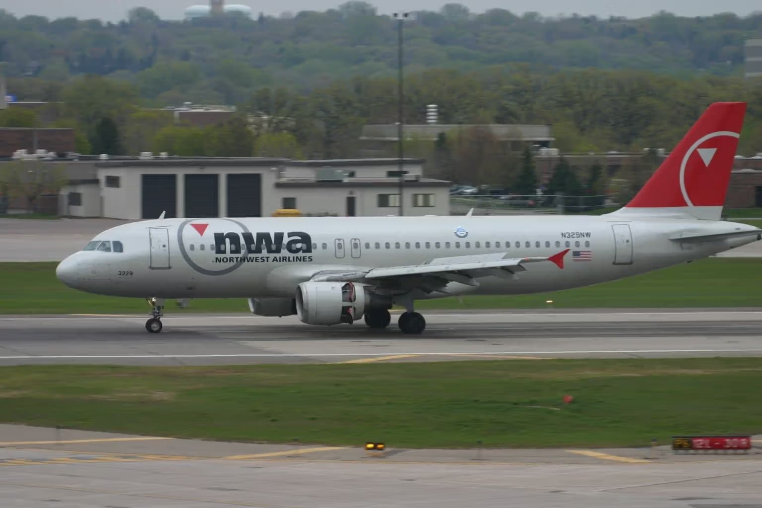 N329NW — Airbus