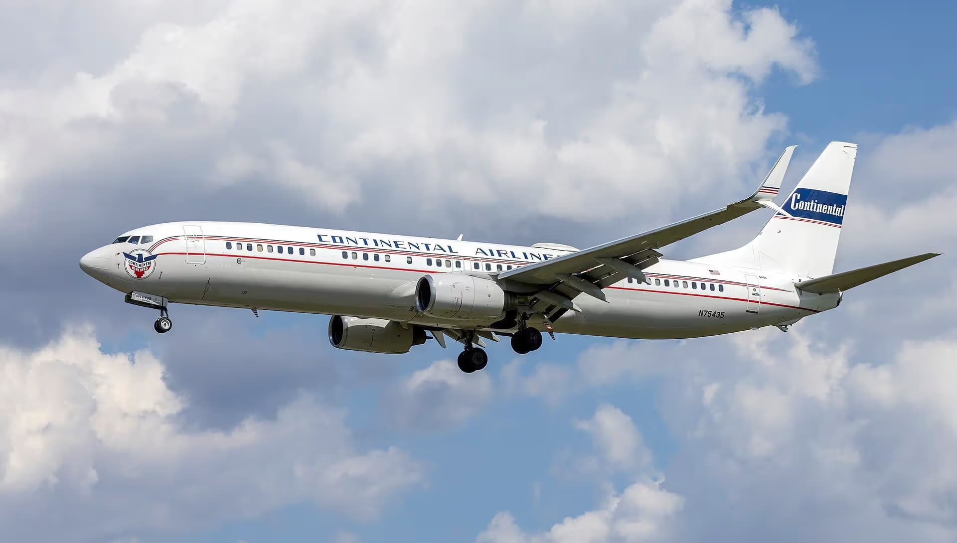 N75435 — Twin-engine aircraft