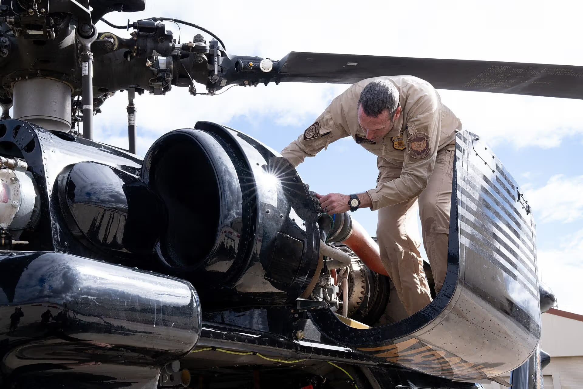N820KB — Helicopter