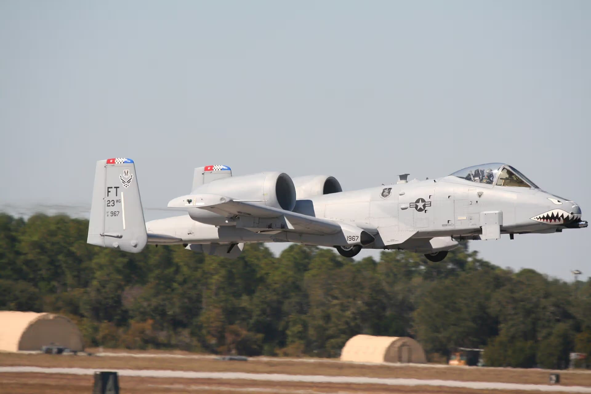 Unidentified — Twin-engine aircraft