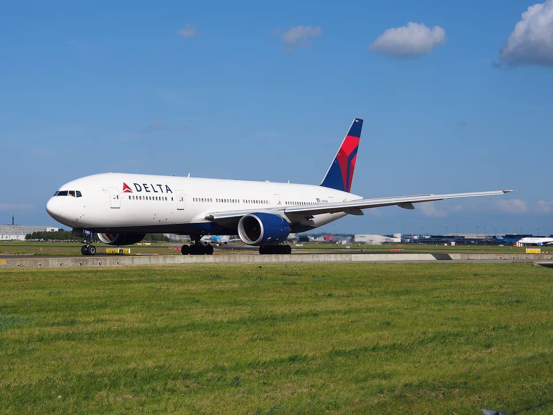 N862DA — Twin-engine aircraft