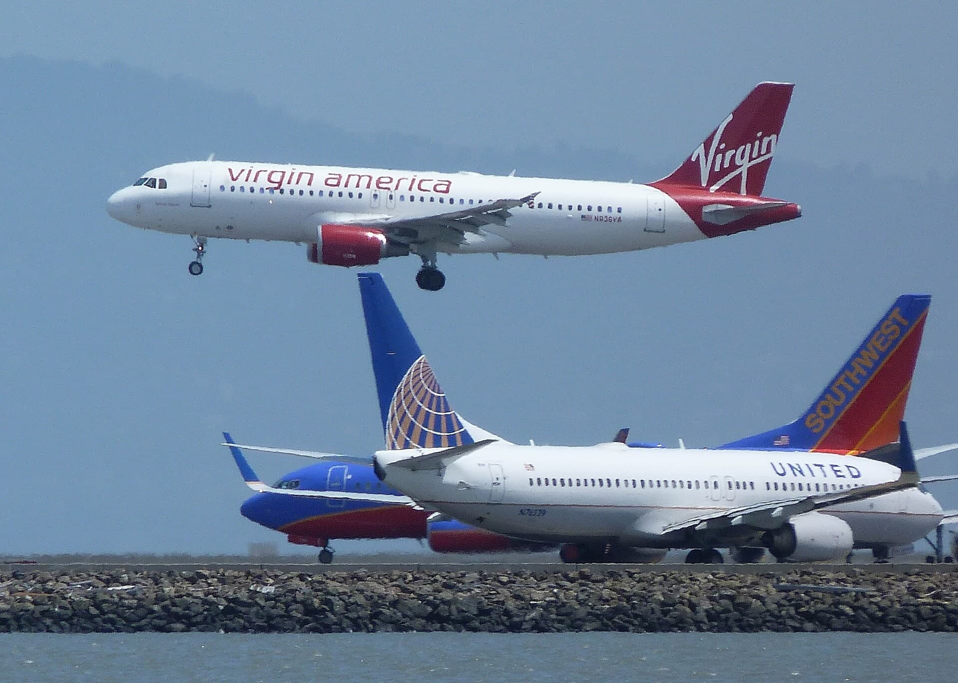 N76529 — Twin-engine aircraft