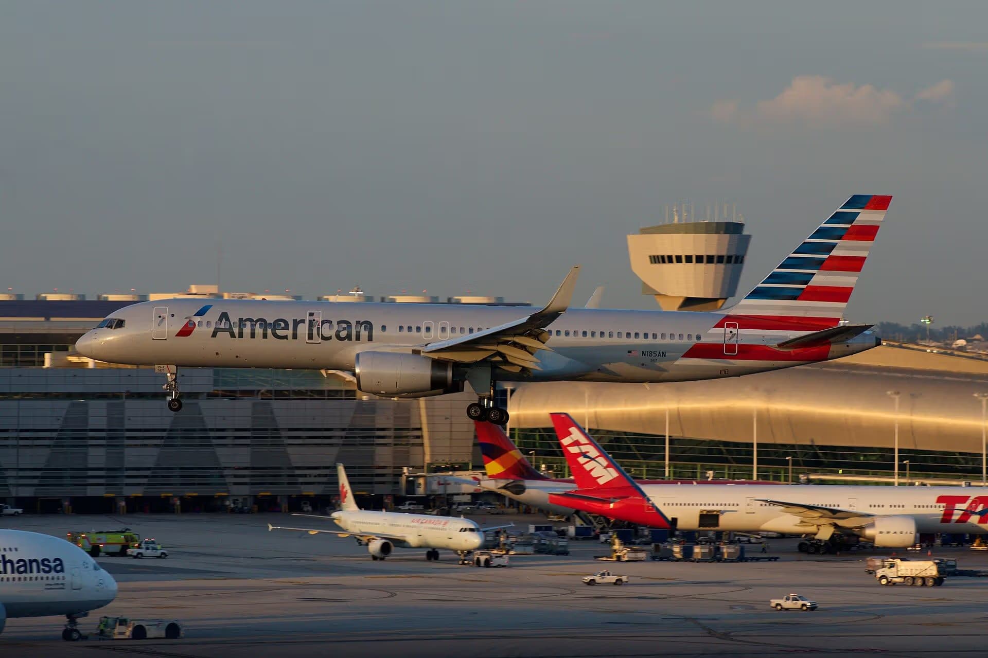 N185AN — Boeing