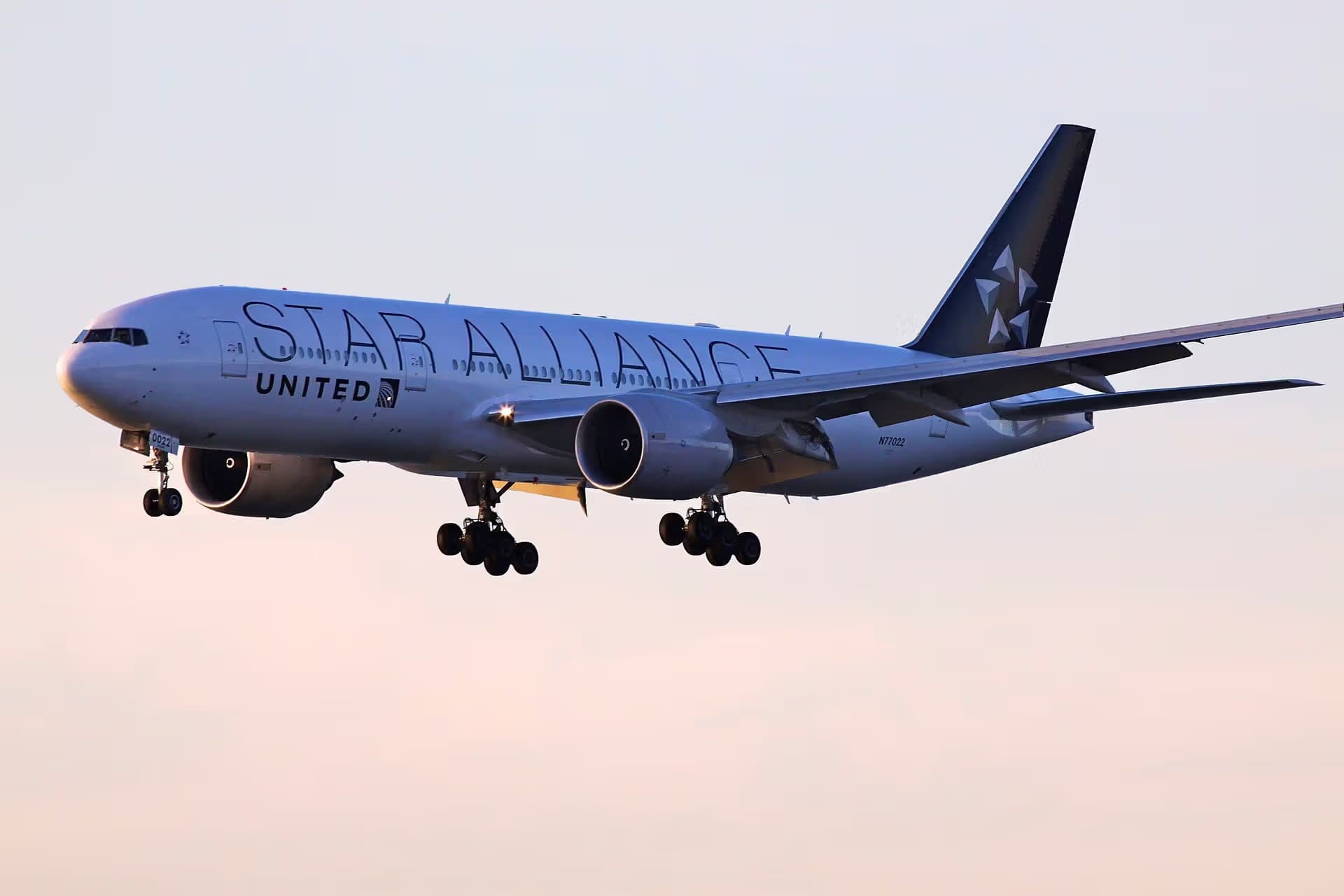N77022 — Boeing