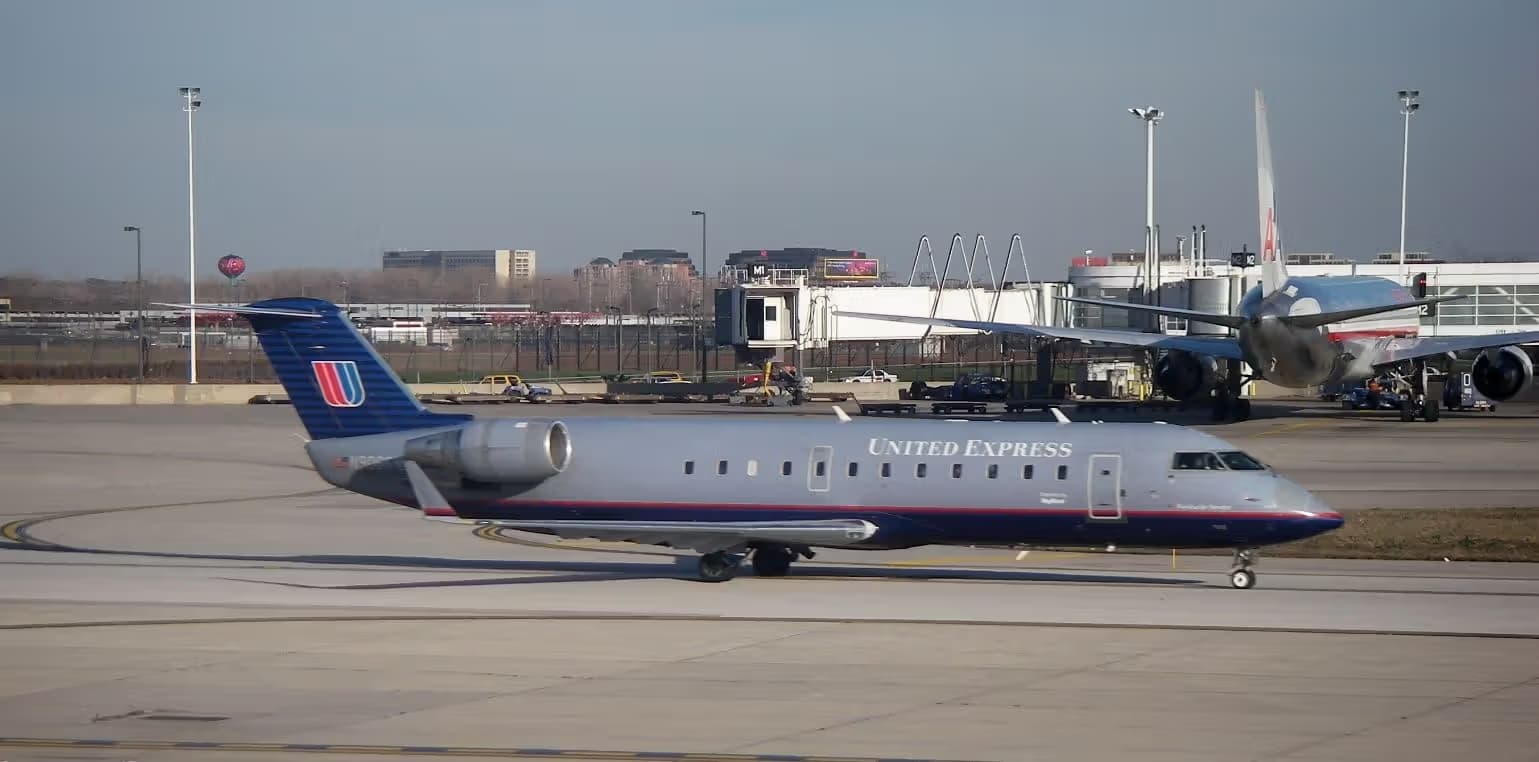 N909SW — Aircraft at Midway Airport