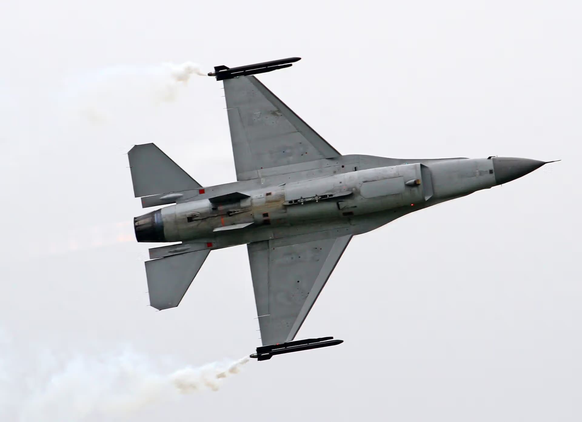 Unidentified — Single-engine aircraft
