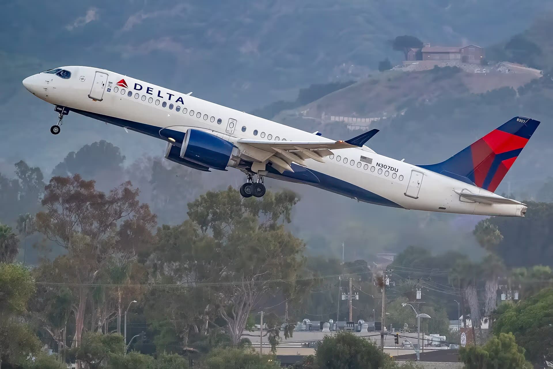 N307DU — Airbus