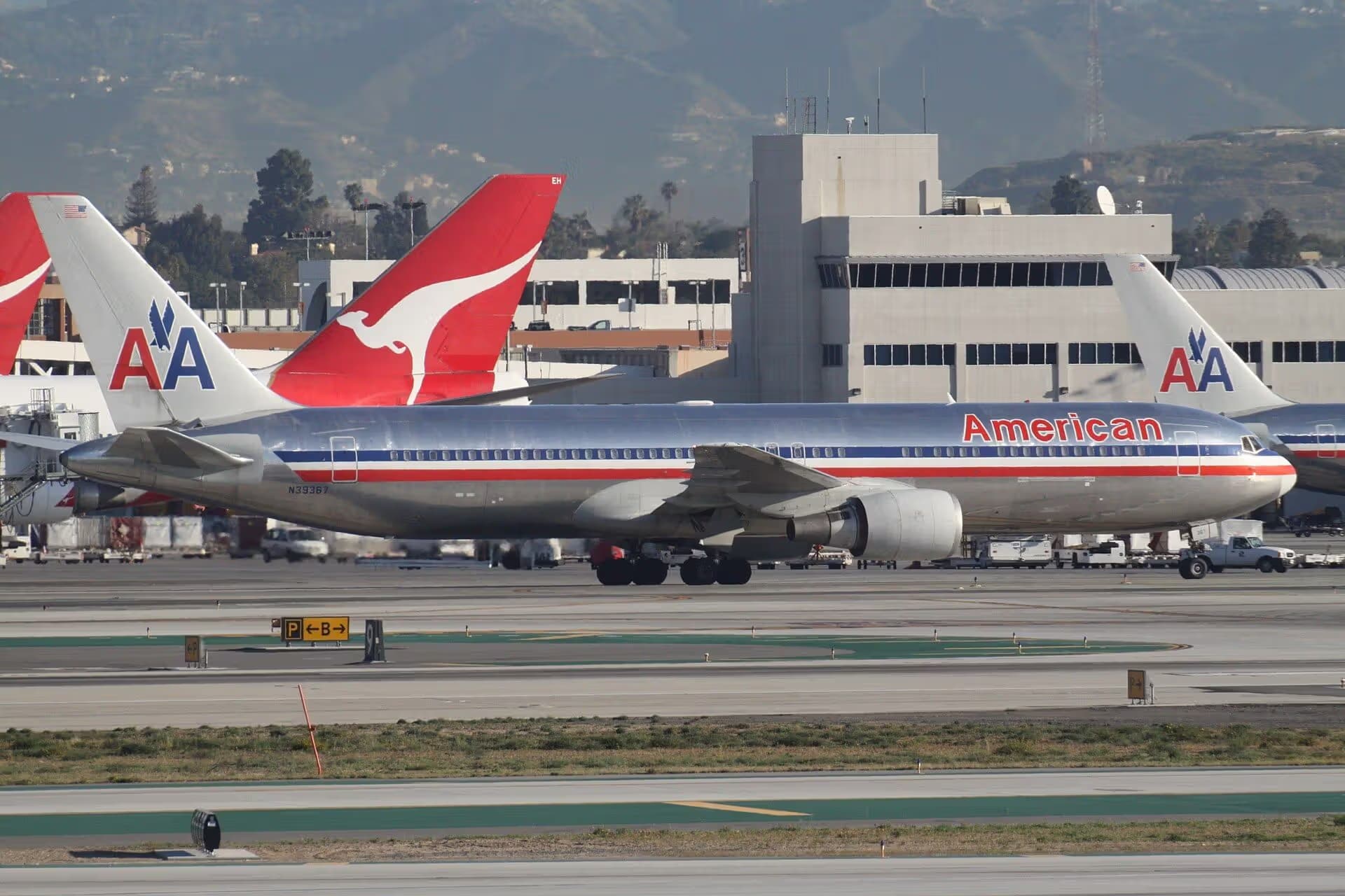 N39367 — Twin-engine aircraft