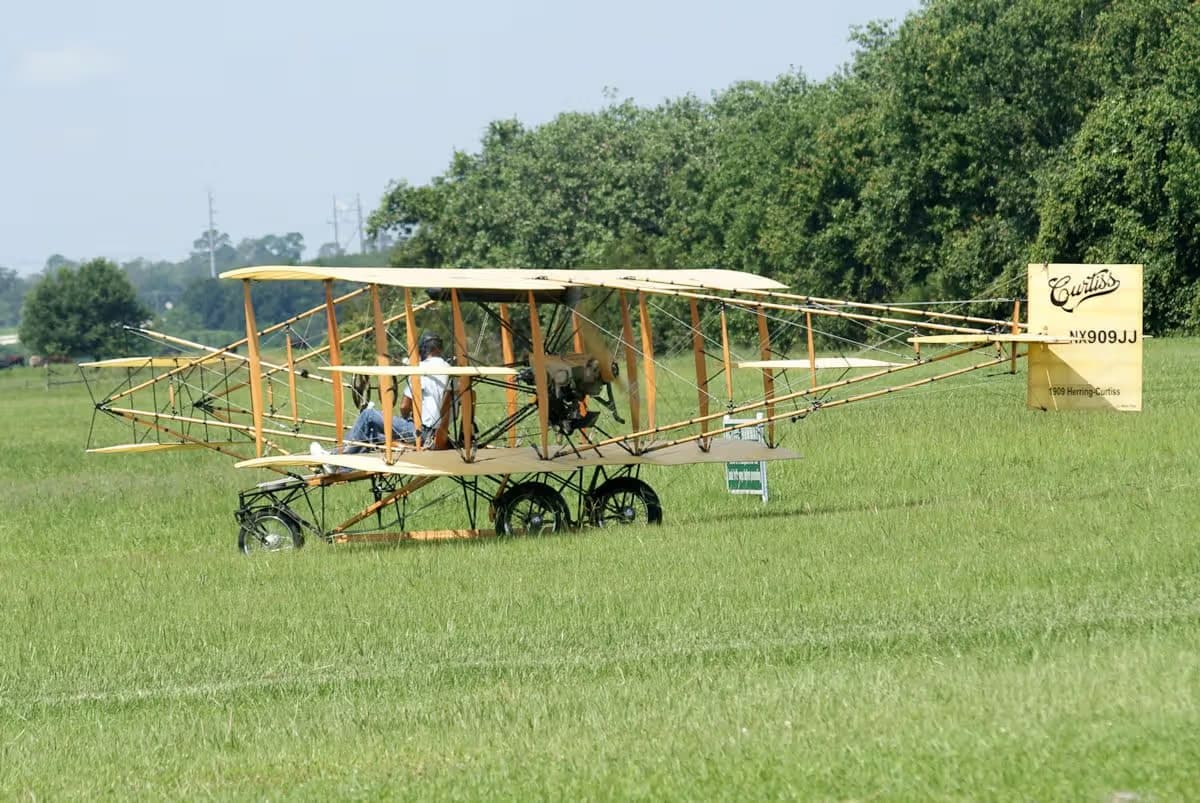 Unidentified — Aircraft